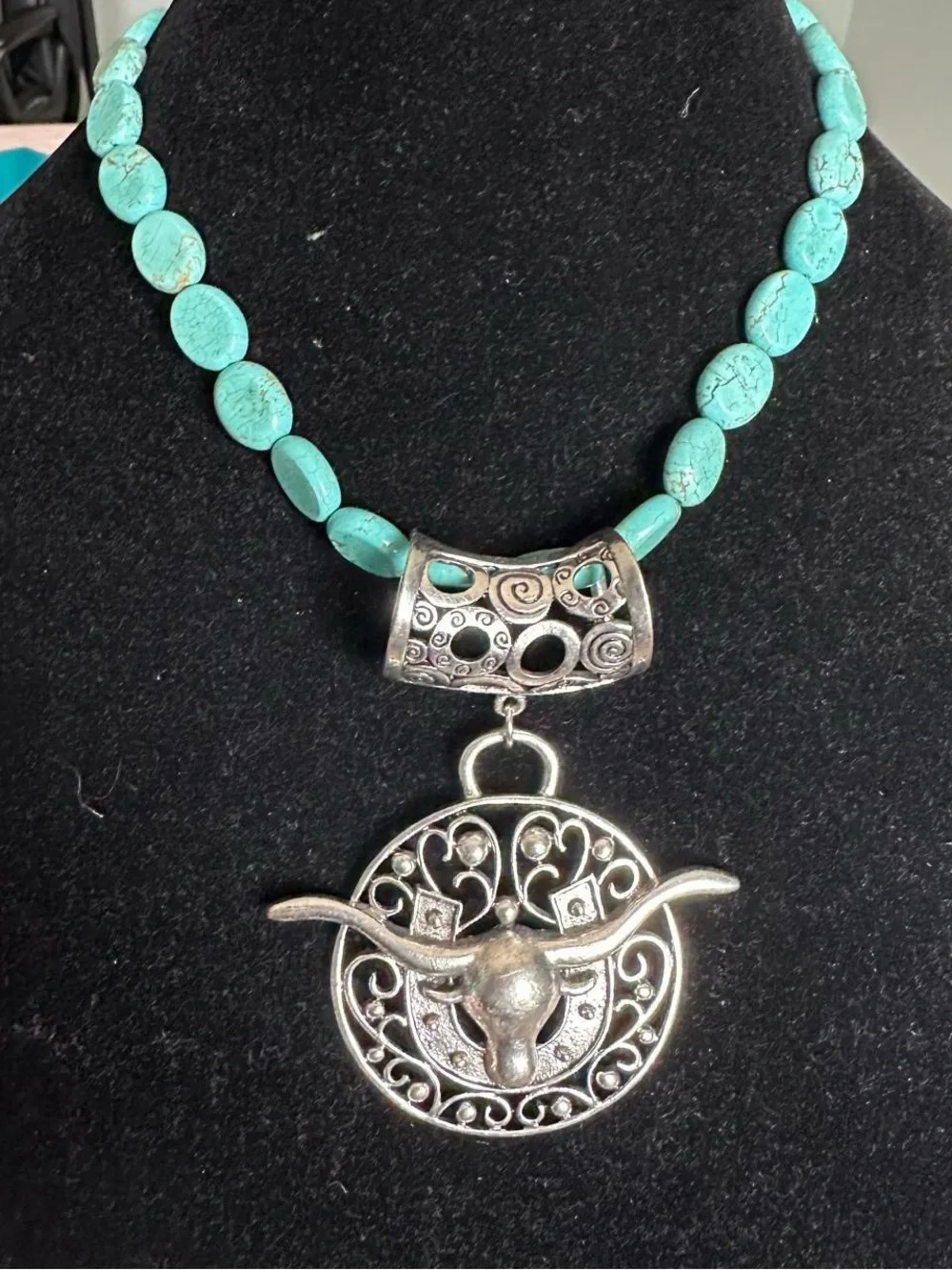 Vintage Turquoise and silver bead statement necklace.